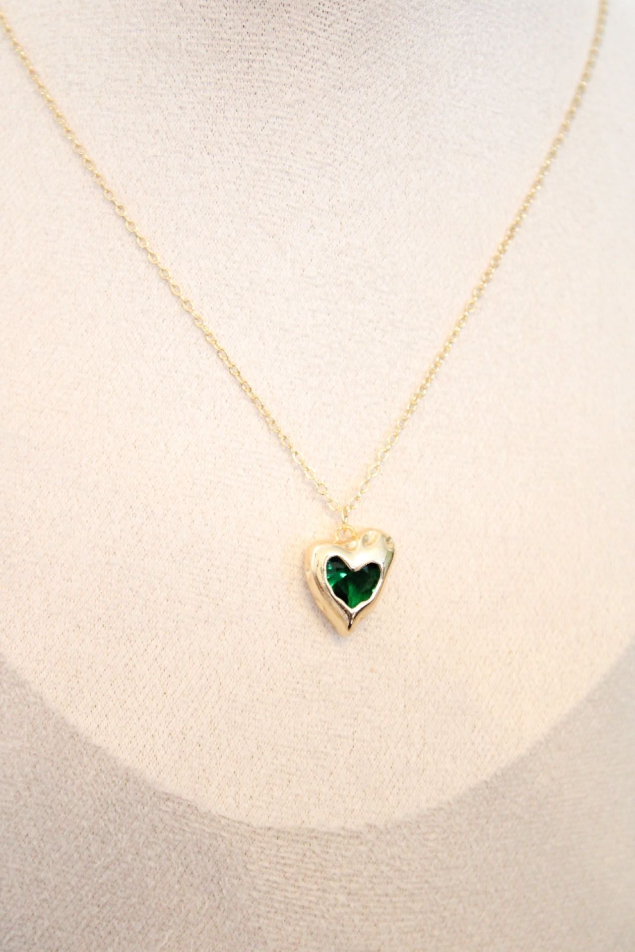 Collier cœur (vert) en zircon, plaqué or 14k