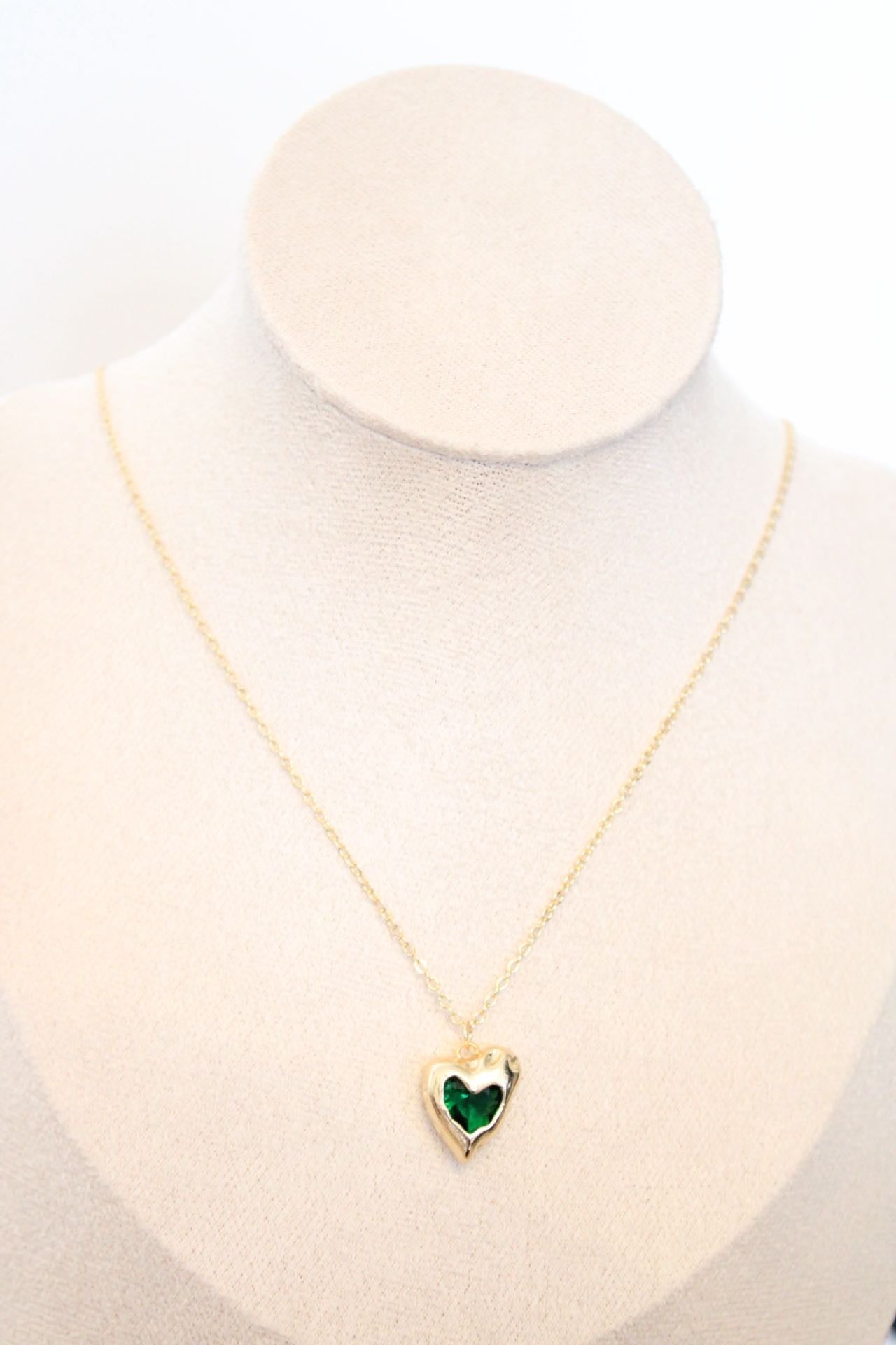 Collier cœur (vert) en zircon, plaqué or 14k