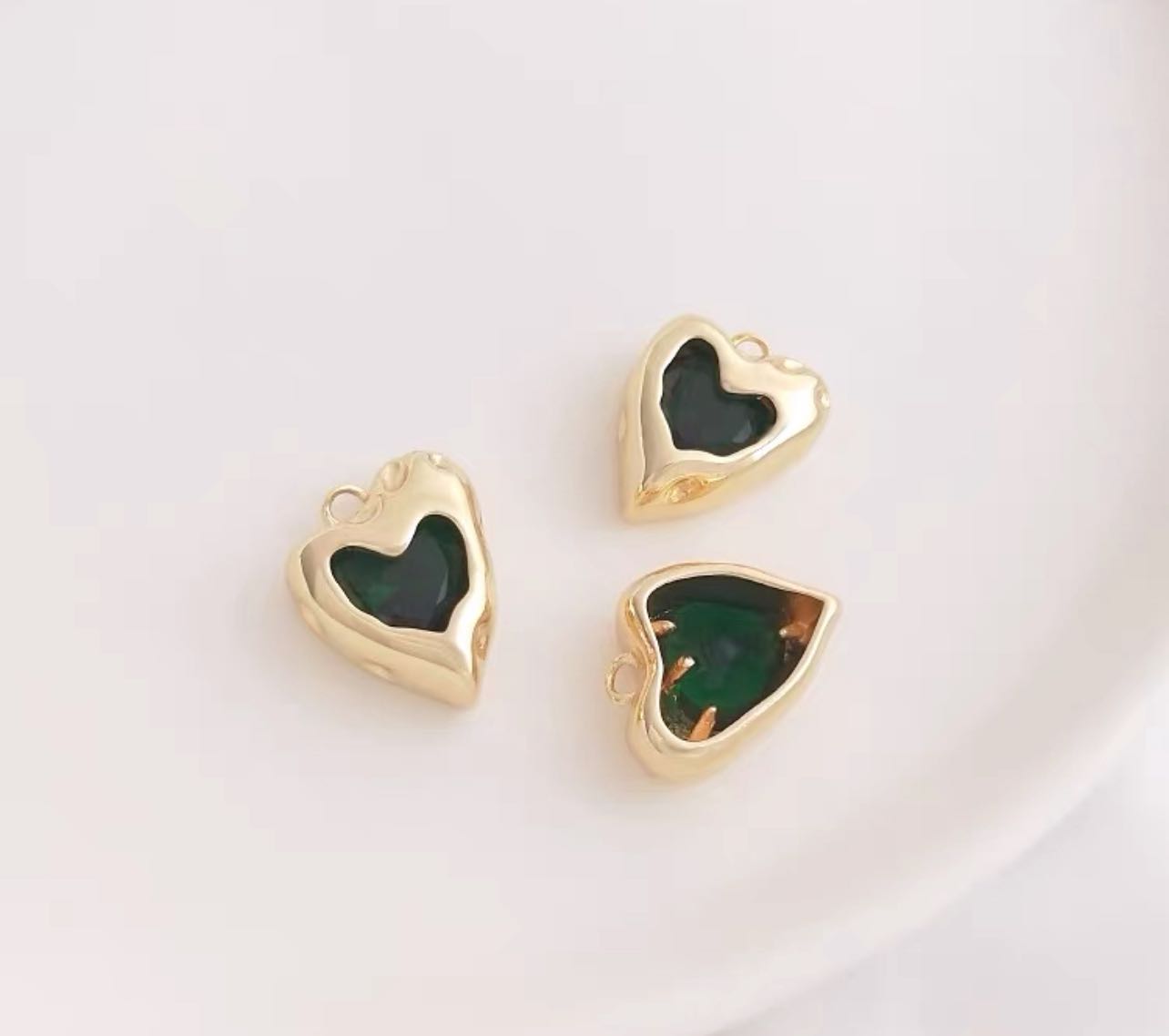 Collier cœur (vert) en zircon, plaqué or 14k
