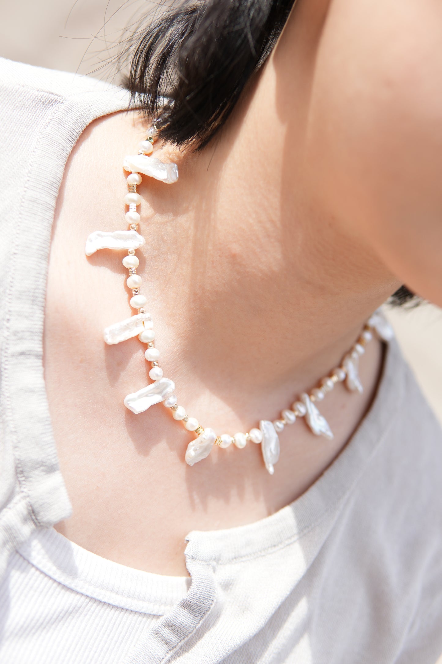 Collier pétales en perles d’eau douce