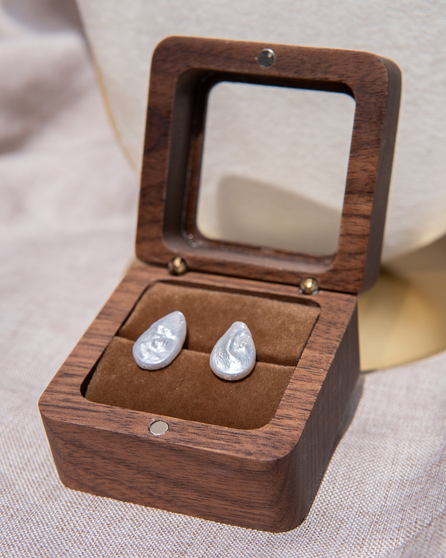 Clous d’oreilles en perles d’eau douce en forme de goutte