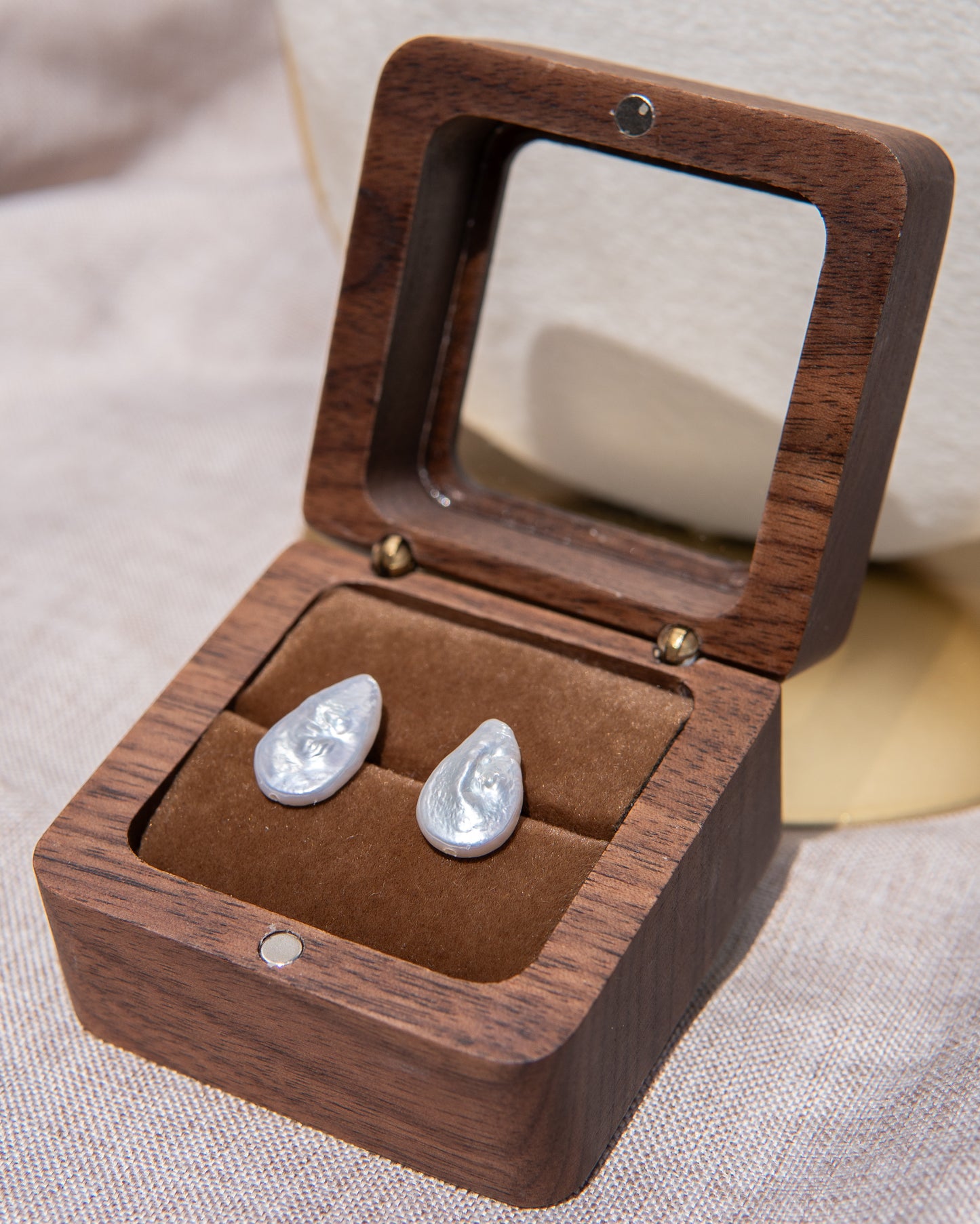 Clous d’oreilles en perles d’eau douce en forme de goutte