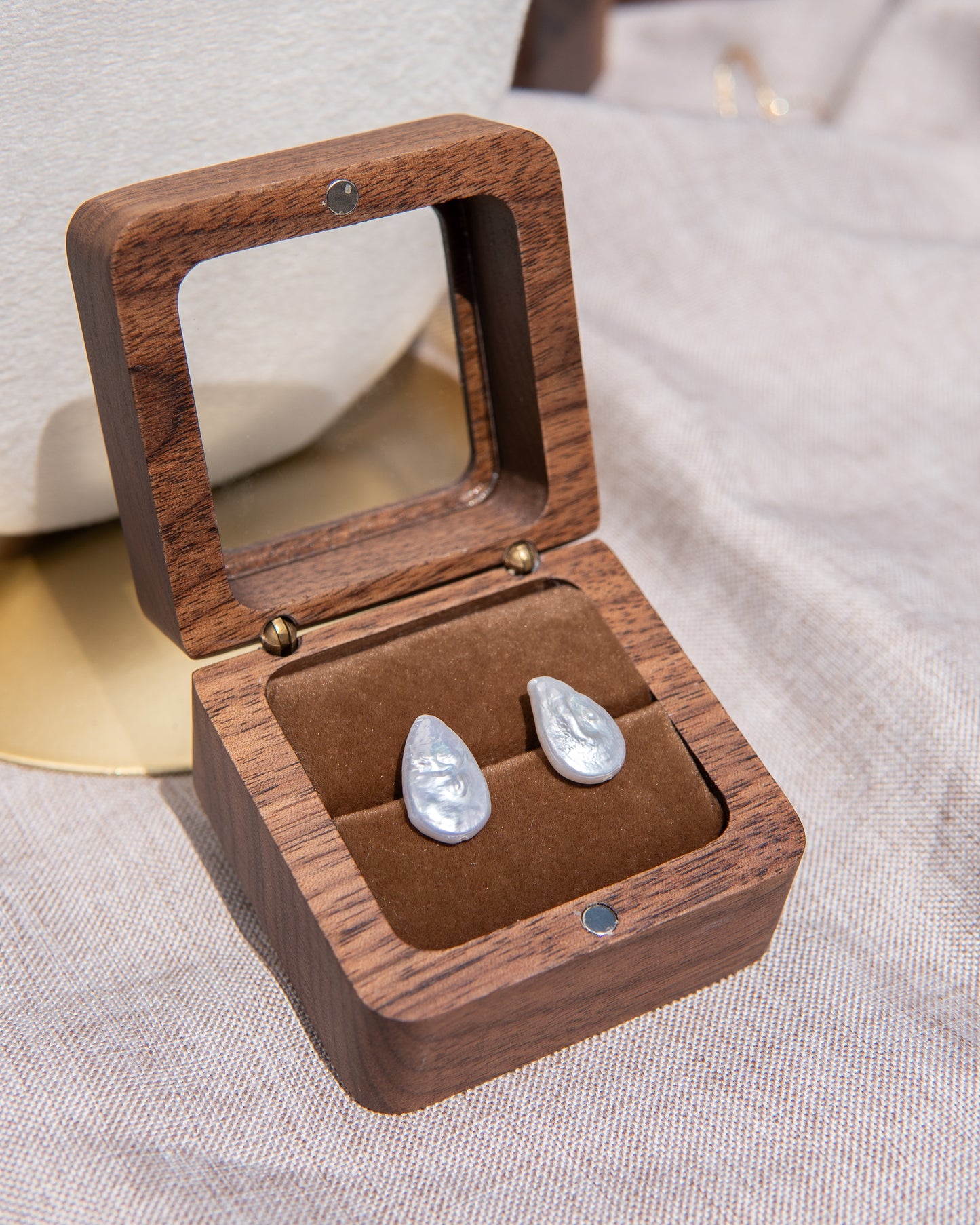 Clous d’oreilles en perles d’eau douce en forme de goutte