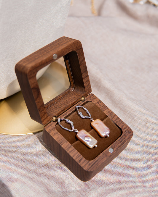 Boucles d’oreilles en perles d’eau douce rectangulaires violet-rose