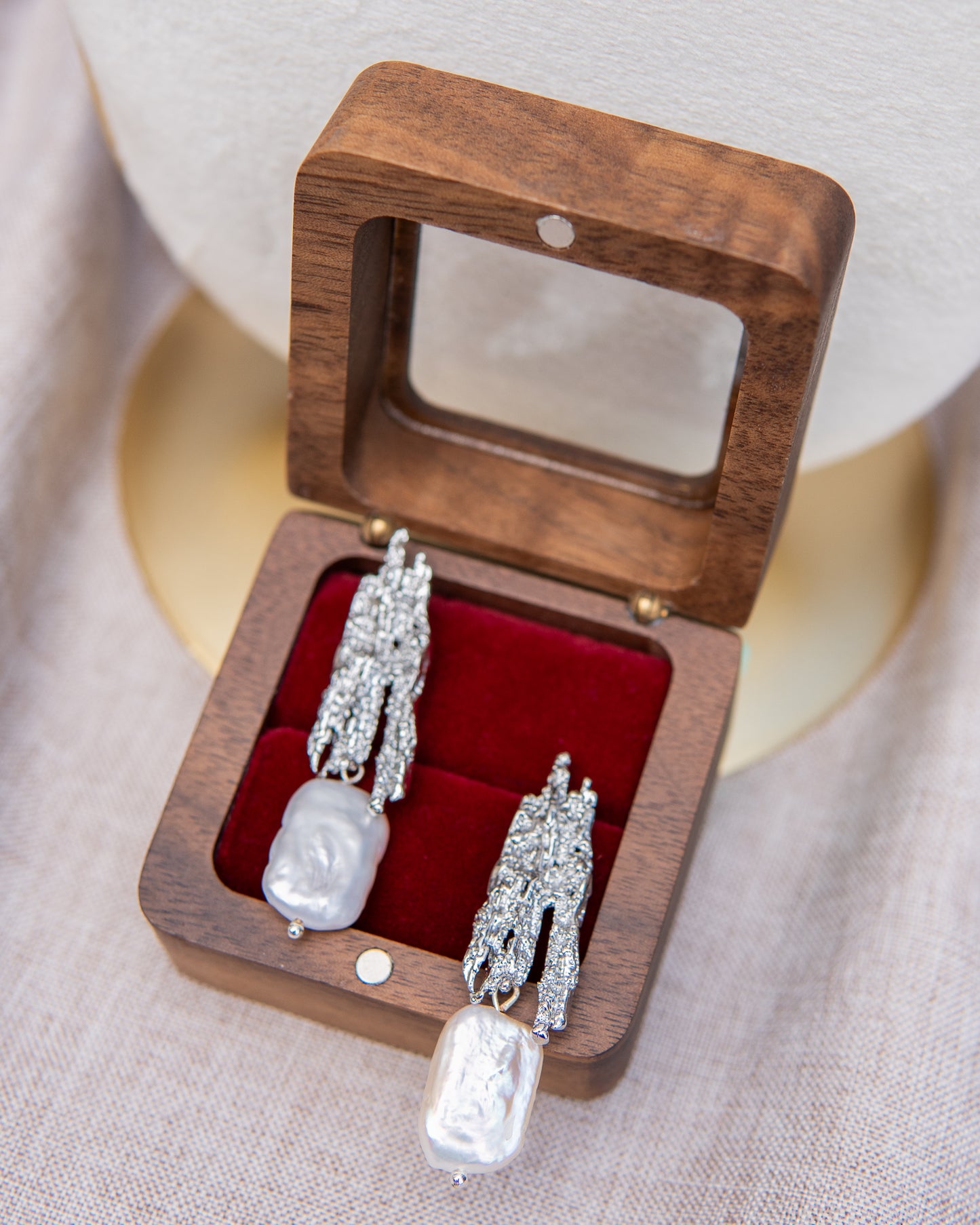 Boucles d’oreilles en perles d’eau douce carrées