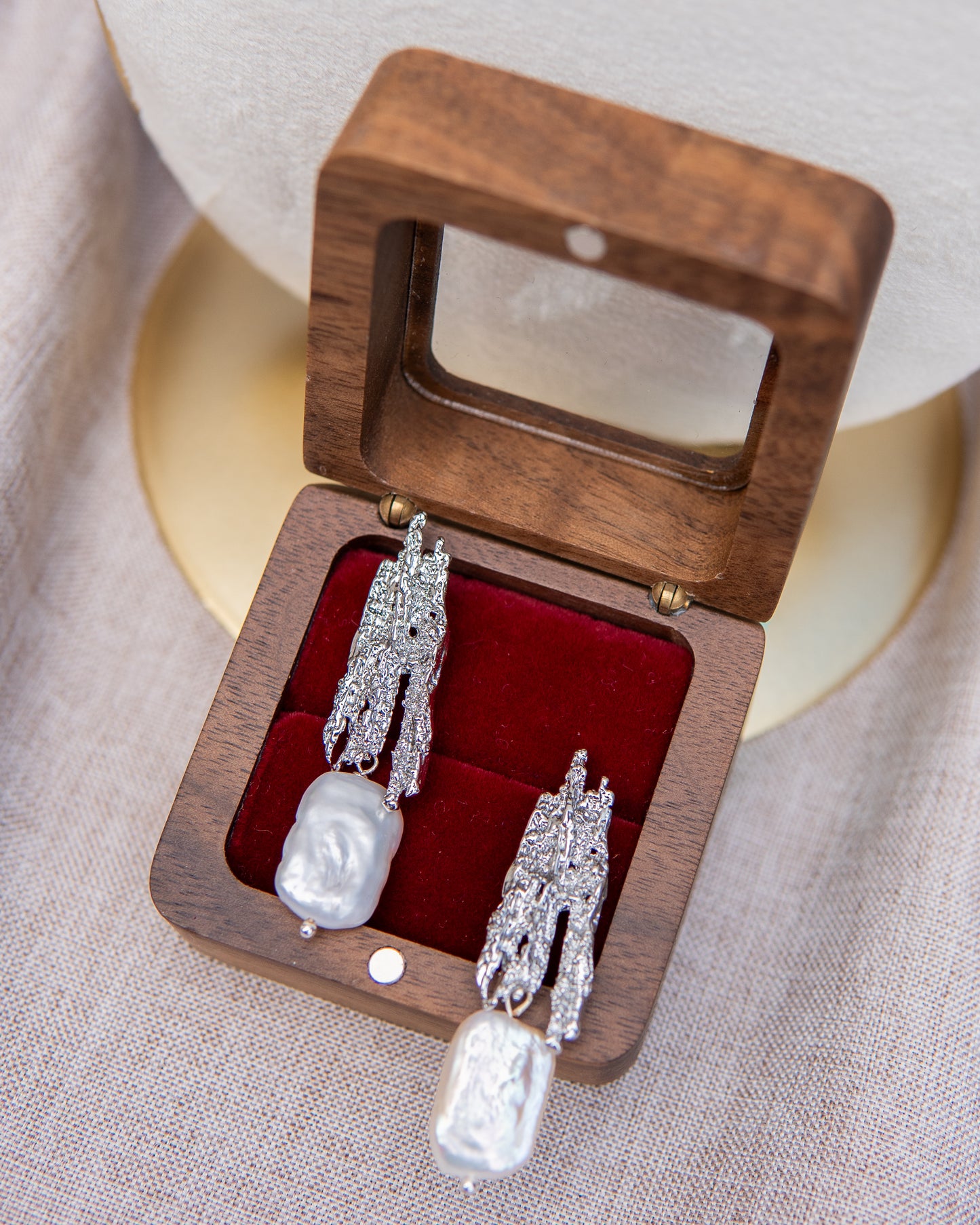 Boucles d’oreilles en perles d’eau douce carrées