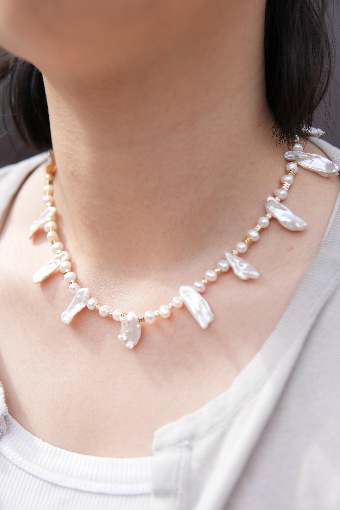 Collier pétales en perles d’eau douce