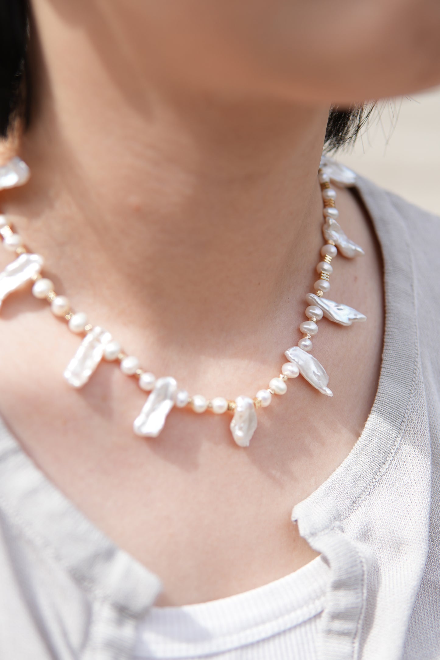 Collier pétales en perles d’eau douce